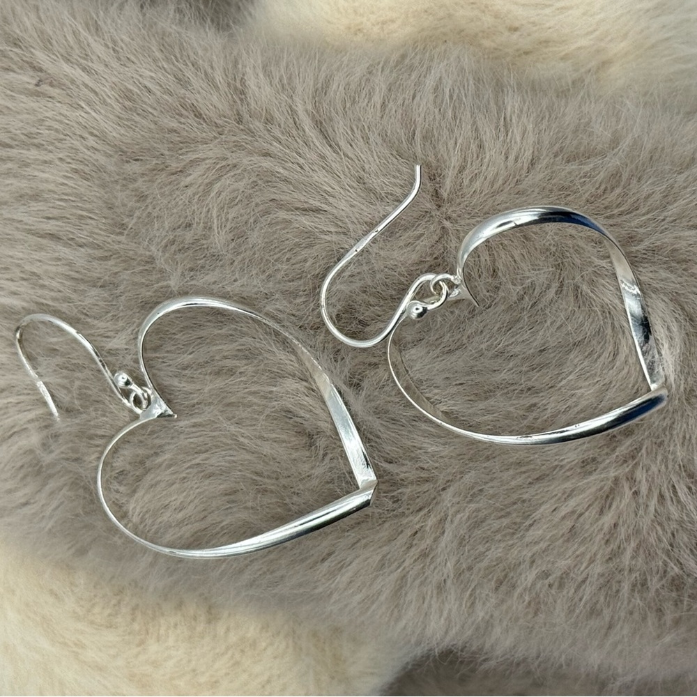Open Heart Silver-Tone Dangle Earrings – Minimalist Modern Design